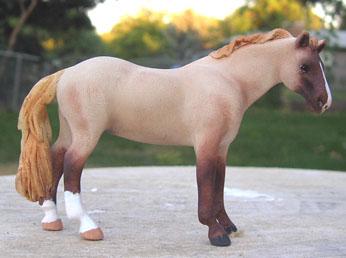 custom mini model horse by Sarah Tregay (pony)