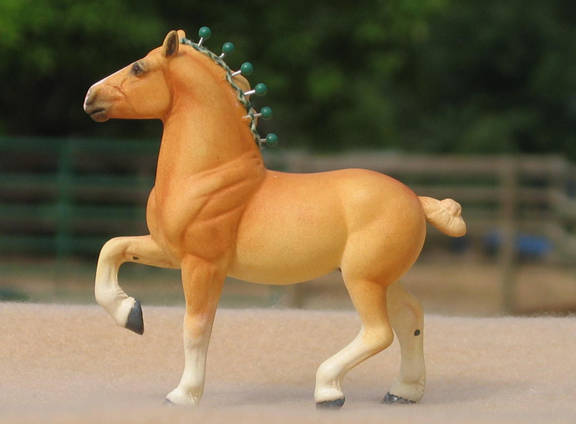custom mini model horse by Sarah Tregay (drafter)