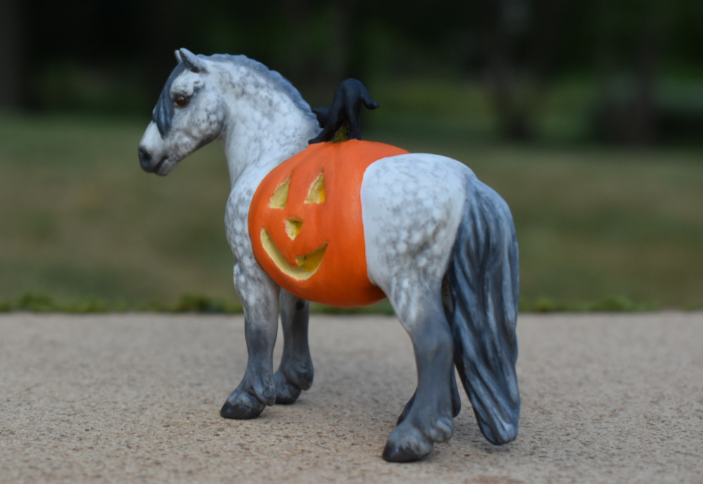 Breyer custom stablemate halloween model horse by Sarah Tregay