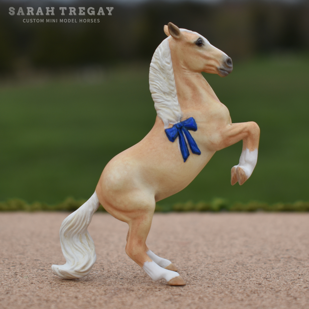 Custom mini Model horse by Sarah Tregay (Quarter Horse)