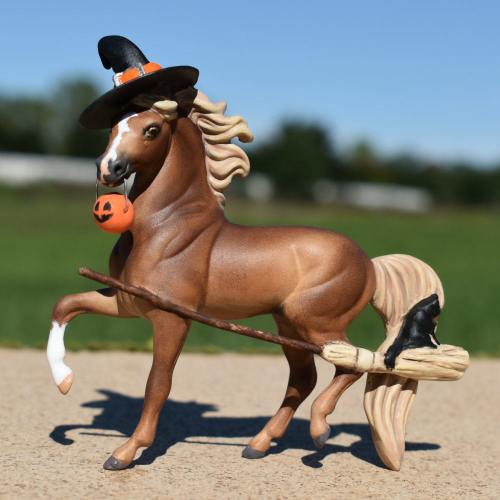  Model horse (Breyer Stablemate) Alborozo by Sarah Tregay