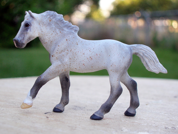 custom mini model horse by Sarah Tregay (micro mini)