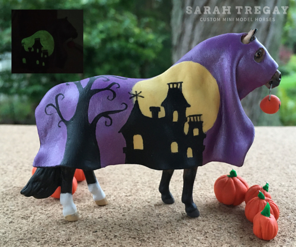 Quarter Horse mare palomino, Halloween Decorator Breyer Custom Mini Model Horses by Sarah Tregay (Breyer Stablemates)