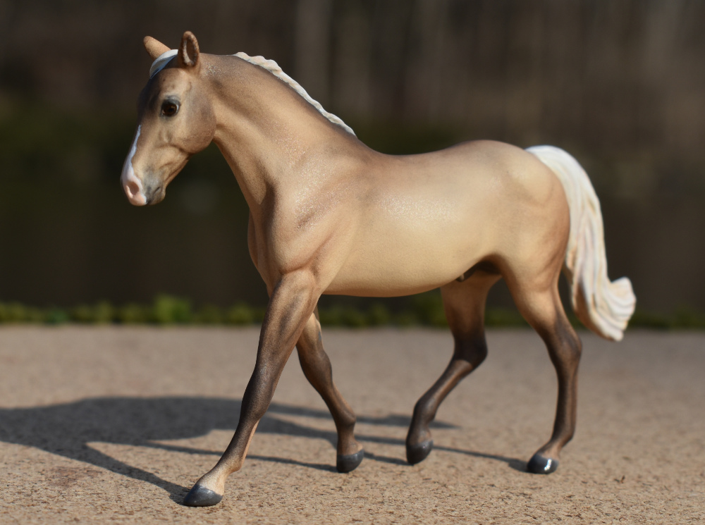 CM dunalino MFT gelding by Sarah Tregay, a Custom Mini/ Stablemate Model Horse