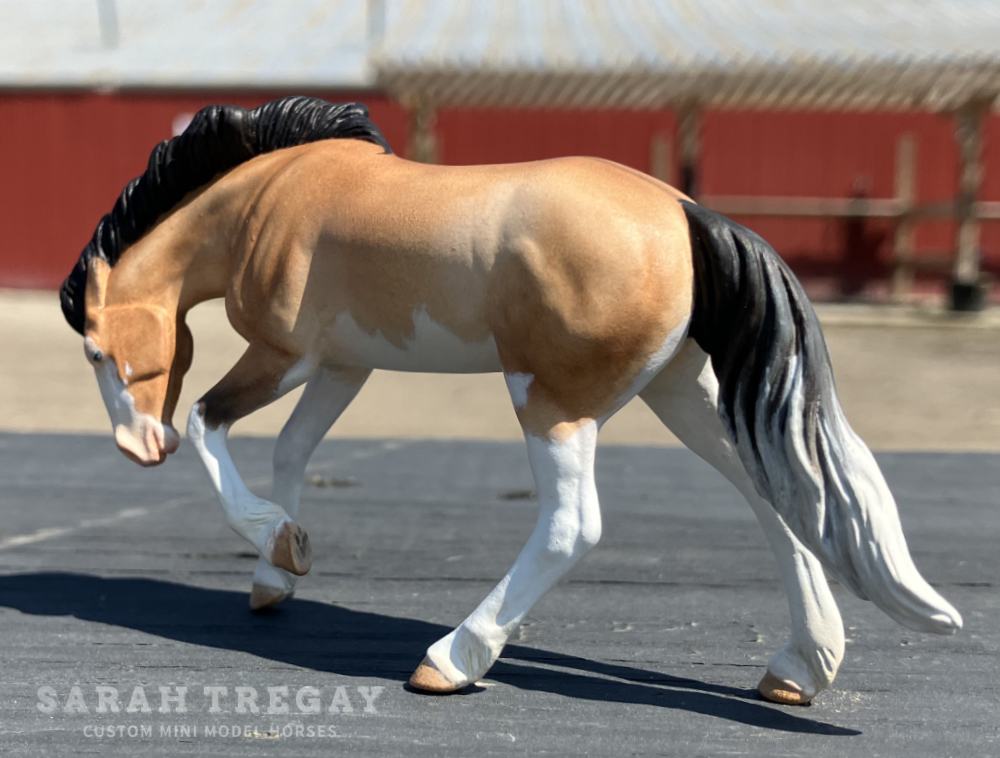 Sarah Tregay, a Custom Mini/ Stablemate Model Horse